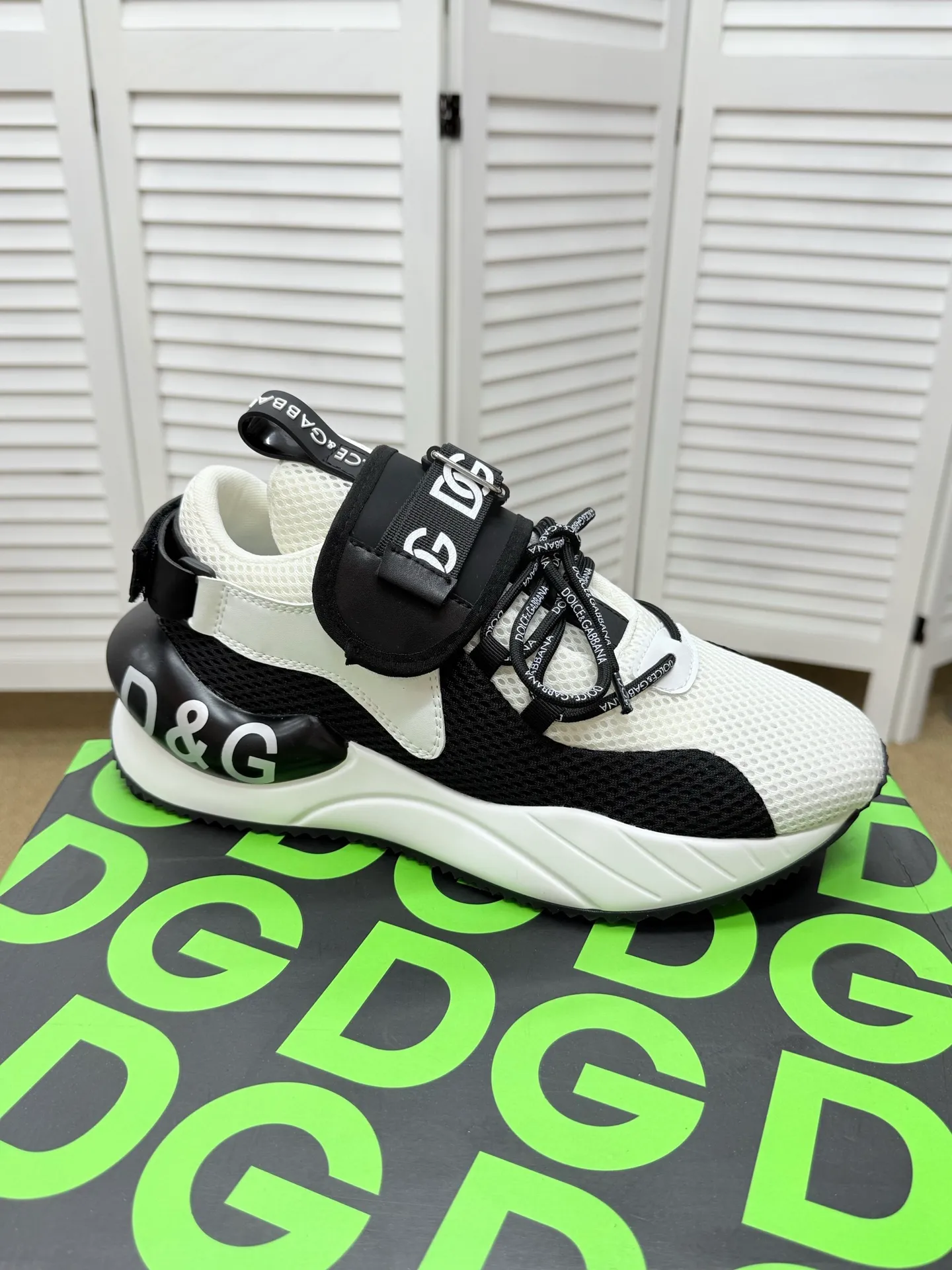 Men's clothing and shoes 230. The latest sports and casual shoes for couples (DG) are fashionable and versatile, and can add luster to various looks. Create an exquisite design with unique dynamic vitality and modern atmosphere, showing modern elegance. Size: 35-46 (custom-made sizes 45 and 46 are non-refundable) Se